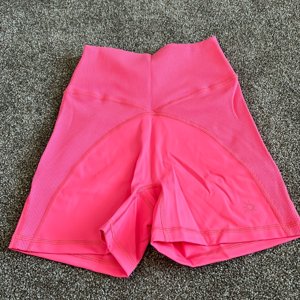 Aerie hot pink bike short